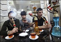 قلیلان سرا های غیر مجاز در پشت ساختمان دادگستری